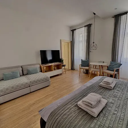 Vienna Homestay *